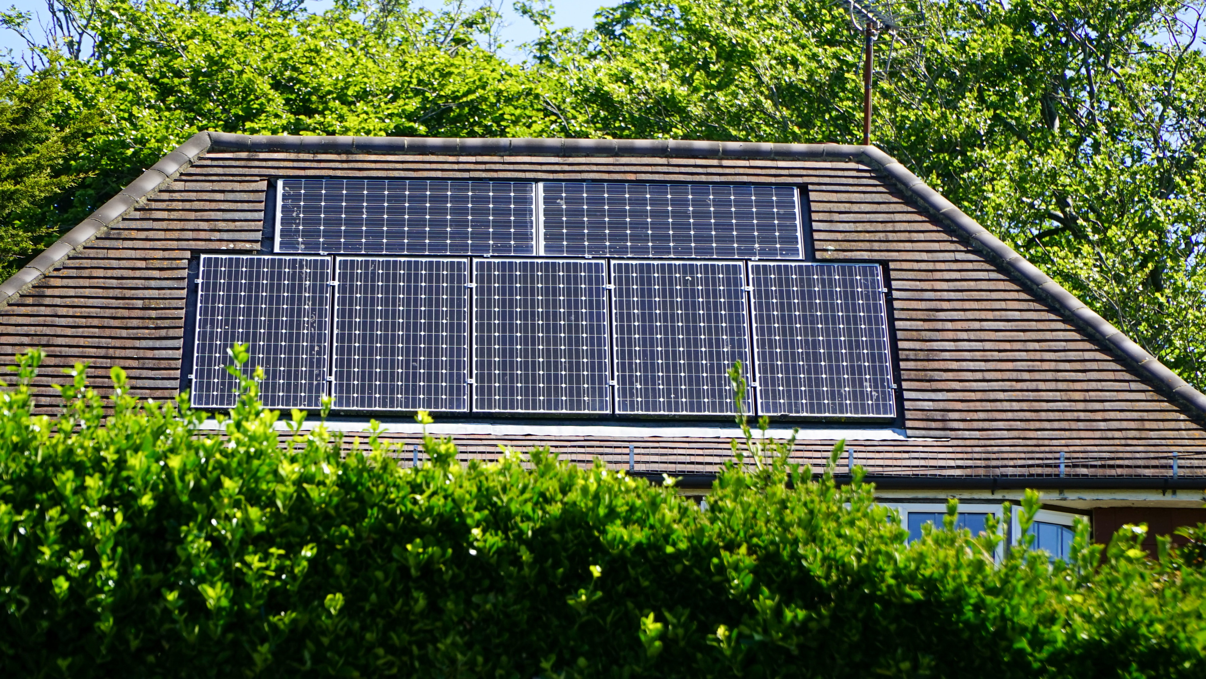 minihouse-Solarpanel-roof